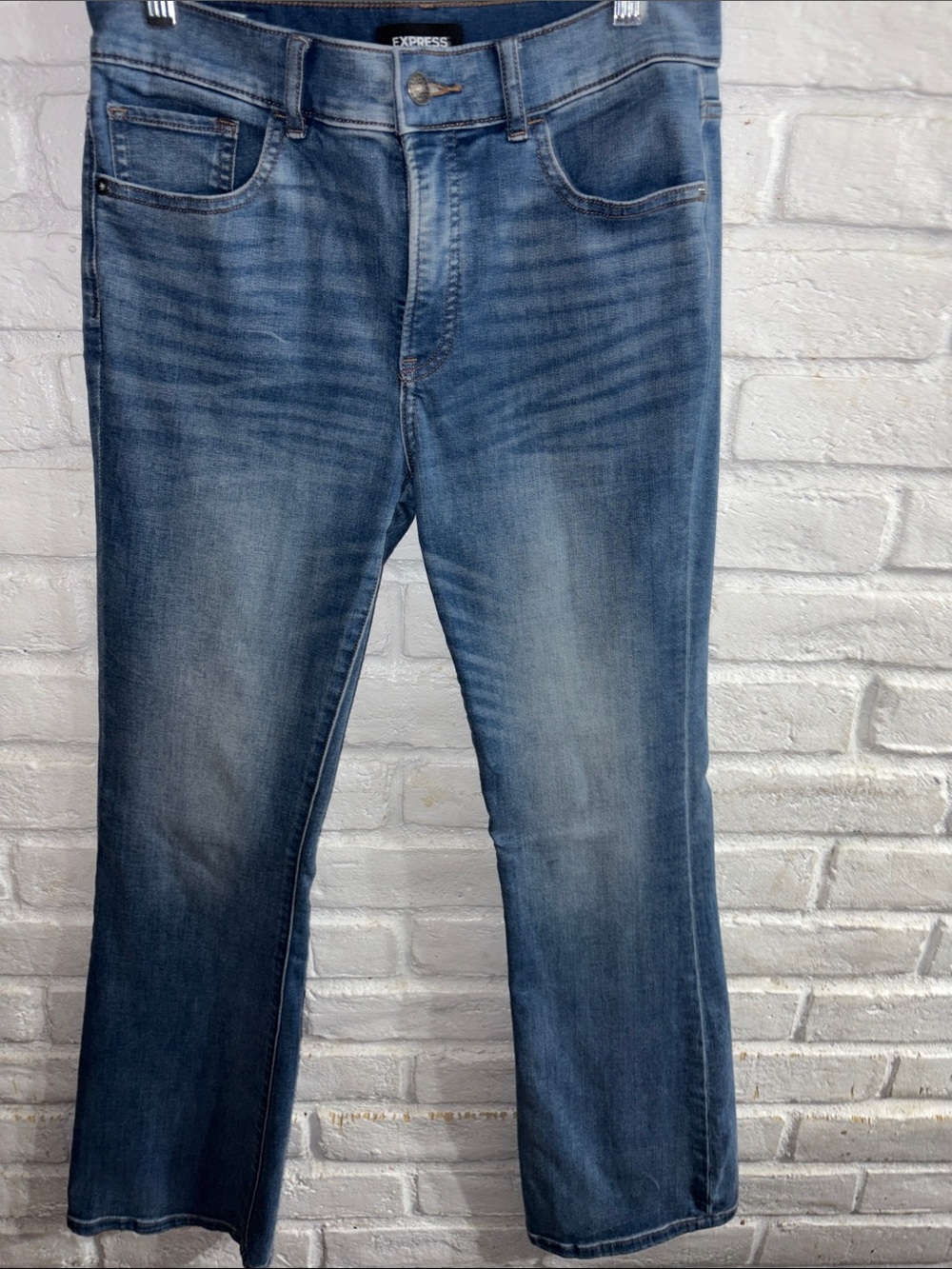 Express Women’s Light-Medium Blue Bootcut Jeans Mid-Rise Size 8